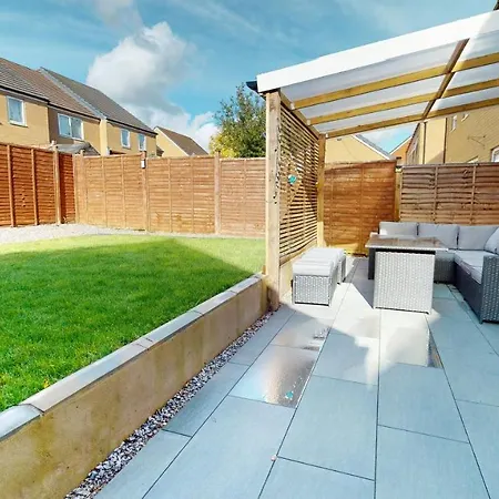 Holiday home Sparrowbill House By Cliftonvalley *