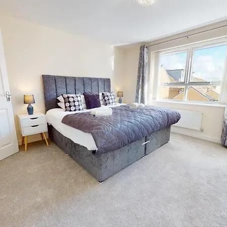 Holiday home Sparrowbill House By Cliftonvalley *