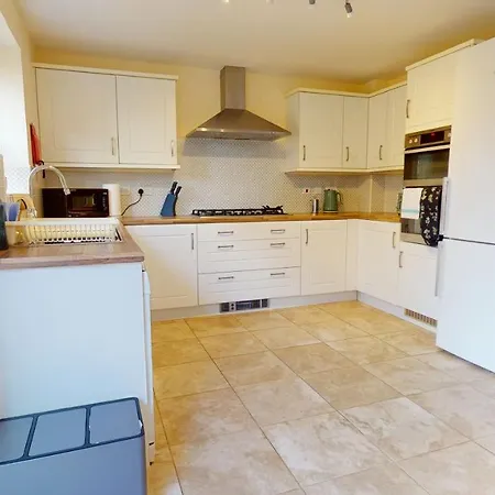Holiday home Sparrowbill House By Cliftonvalley