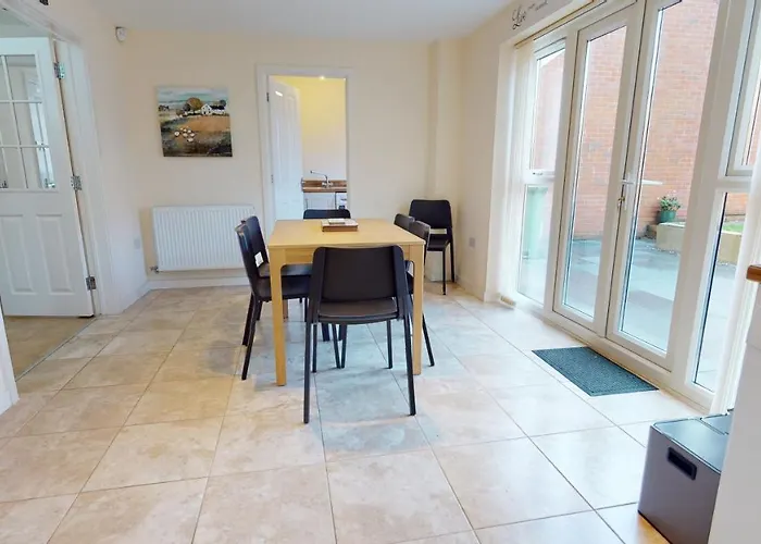 בית נופש Sparrowbill House By Cliftonvalley