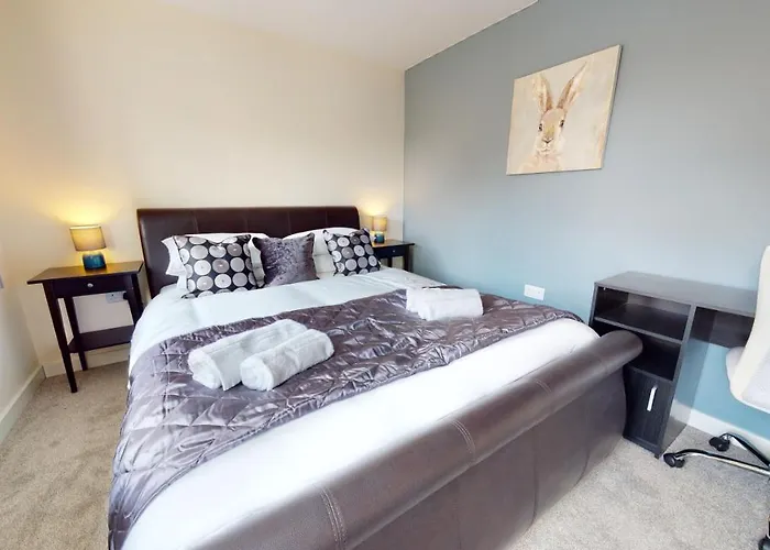 Sparrowbill House By Cliftonvalley Bristol